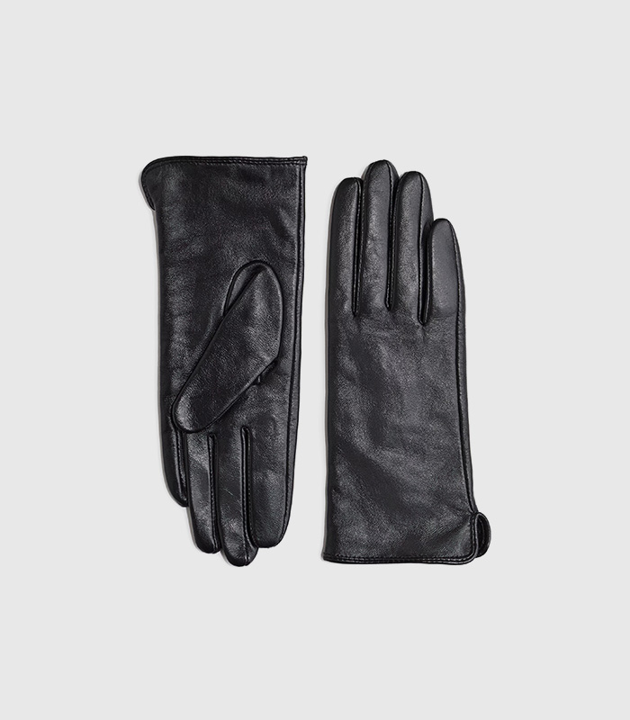 leather gloves.jpeg